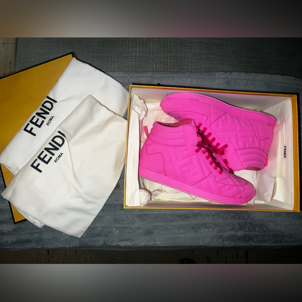 AUTHENTIC fendi prints on nicki minaj sneakers